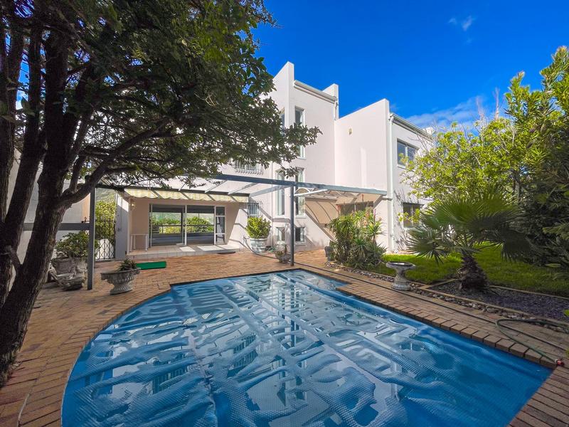 To Let 4 Bedroom Property for Rent in Hout Bay Western Cape